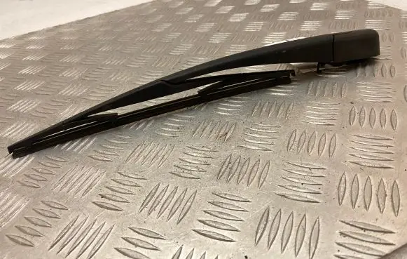 KIA Ceed Rear wiper blade arm