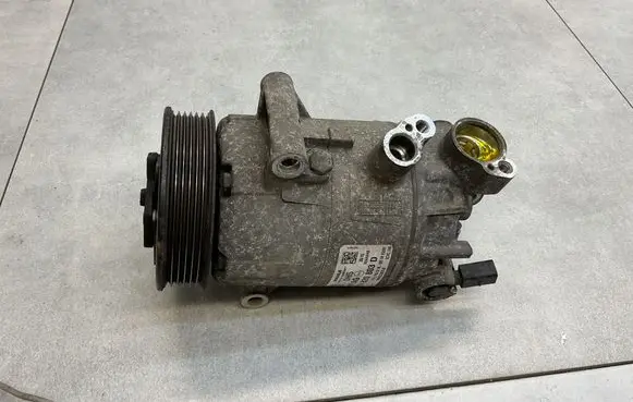 Skoda Octavia Mk3 (5E) Air conditioning (A/C) compressor (pump) 5Q0820803D