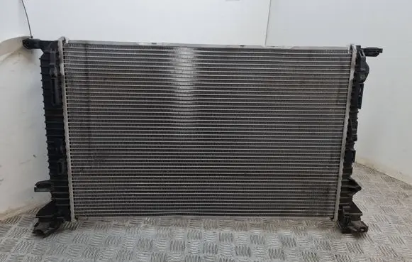 Audi A5 8T 8F Coolant radiator 