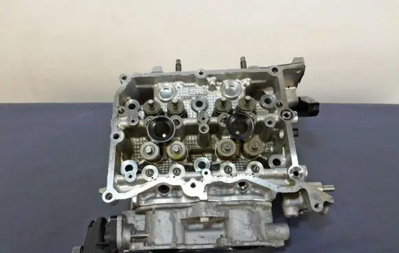 Subaru Forester SJ Engine head 