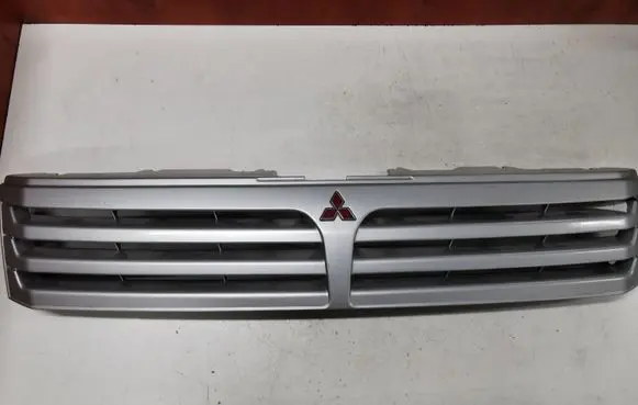 Mitsubishi Space Wagon Front bumper upper radiator grill MR275627