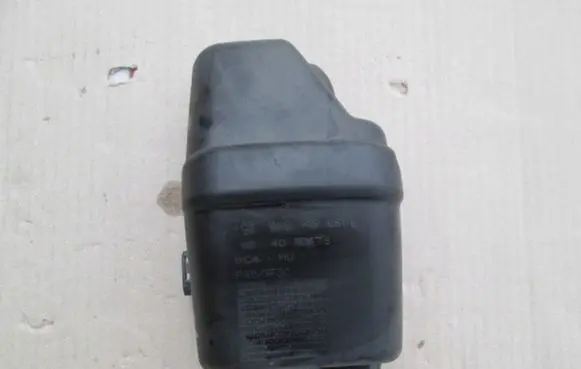 Volkswagen PASSAT CC Other engine bay part 03C145851G