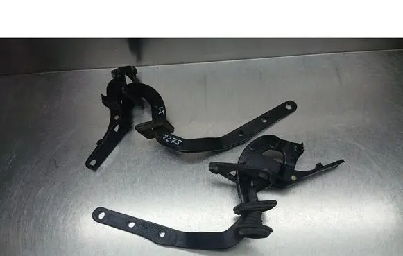 Volvo V70 Tailgate/trunk/boot hinge 8643157
