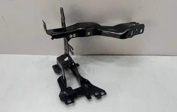 BMW 5 G30 G31 G38 Headlight/headlamp mounting bracket 7383857