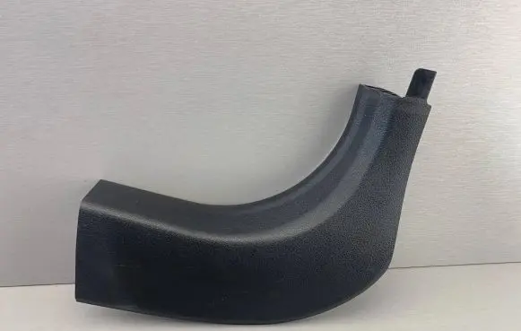 Foot area side trim