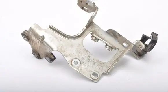 Volvo XC60 Engine mount bracket 31657307