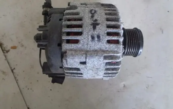 Skoda Octavia Mk2 (1Z) Generator/alternator 06F903023C