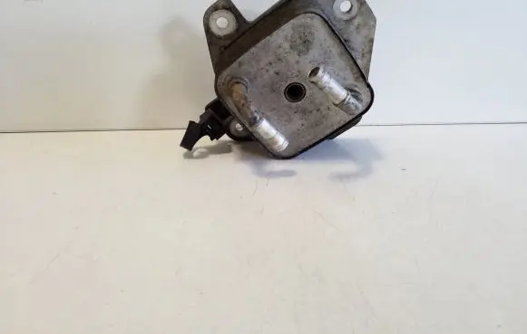 Mitsubishi Outlander Oil filter mounting bracket