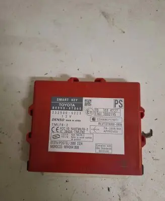 Toyota Prius (XW30) Keyless (KESSY) go control unit/module 8999047060