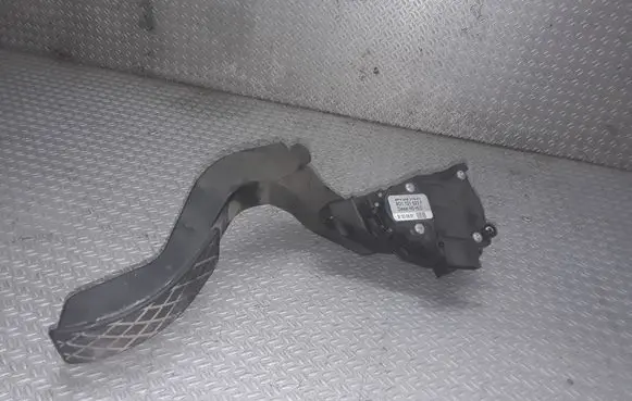 Audi A6 S6 C5 4B Accelerator throttle pedal 8D1721523F