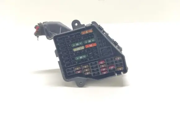 Audi A6 S6 C6 4F Fuse module 8D2941824