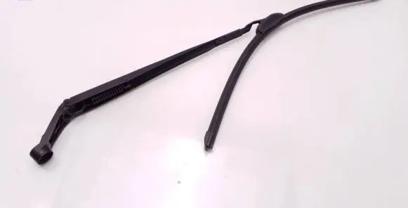 Toyota Auris 150 Front wiper blade arm 3451979