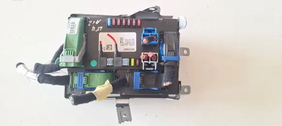 Jeep Renegade Fuse module 00521934040