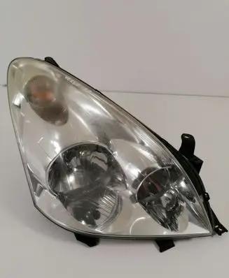 Toyota Corolla Verso AR10 Headlight/headlamp 3124R