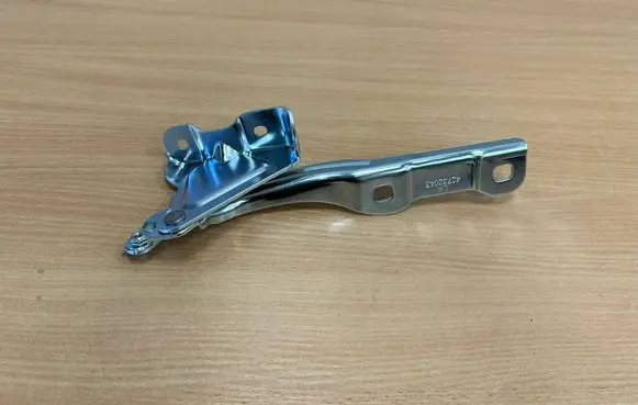 Opel Mokka X Engine bonnet/hood hinges 42732043 95421580
