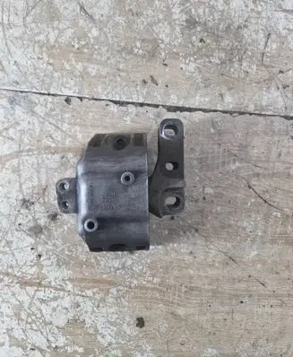 Skoda Octavia Mk1 (1U) Engine mount bracket 1J0199262BF