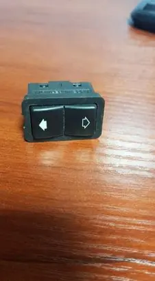 BMW 7 E38 Electric window control switch 8368974