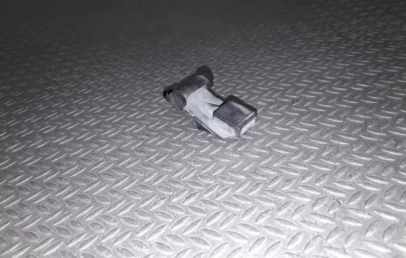 Volkswagen New Beetle Windshield washer spray nozzle 