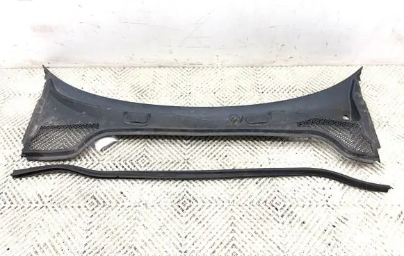Audi A3 S3 8P Wiper trim 8P1819415A