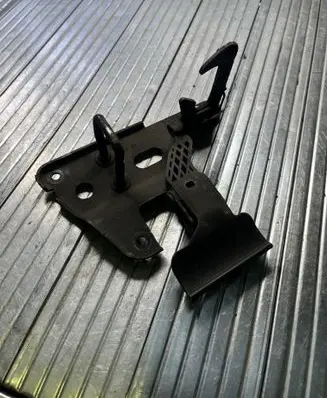 Audi A6 S6 C6 4F Engine bonnet/hood lock/catch 4F0823480