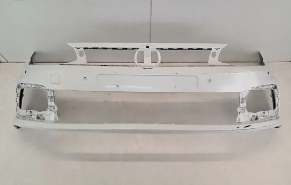 Volkswagen Polo VI Front bumper 2G0807221 Z2672