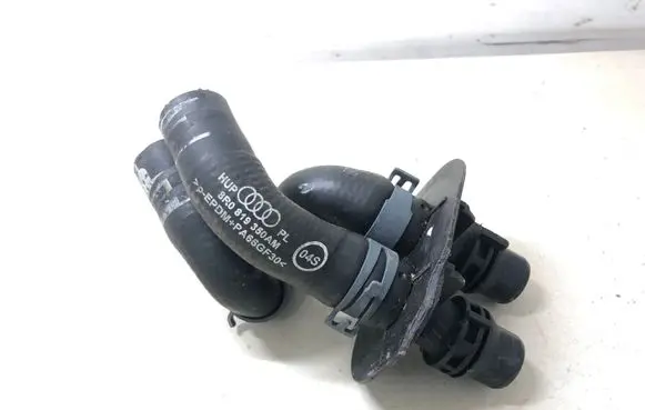 Engine coolant pipe/hose