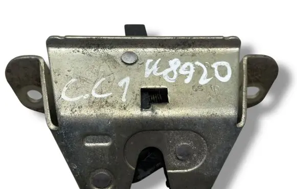 Loading door lock