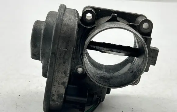 Chevrolet Captiva Throttle valve 96440414