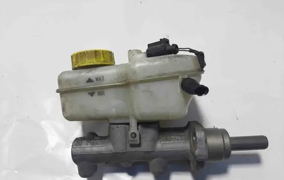 Skoda Fabia Mk2 (5J) Master brake cylinder