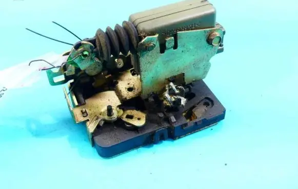 Opel Movano A Front door lock IMPRK1172906