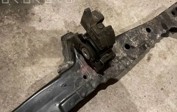 Lexus CT 200H Front subframe
