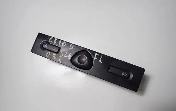 Renault Clio II Central locking switch button 8200071224