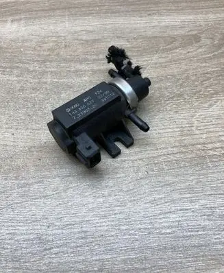 Volkswagen PASSAT B5 Turbo solenoid valve 1H0906627 72190320