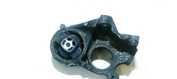 Peugeot 407 Engine mount bracket 96391768