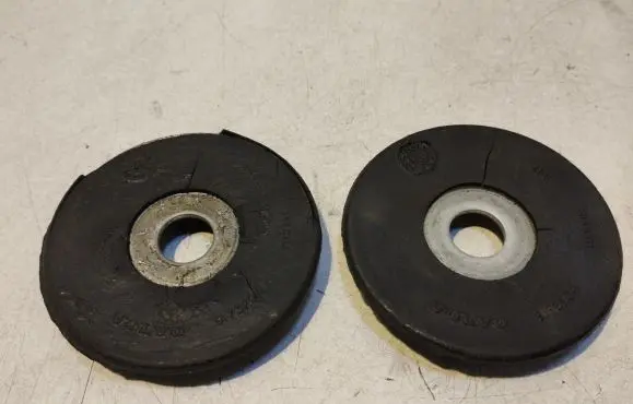 Volvo S70 V70 V70 XC Front upper strut mount 9173204