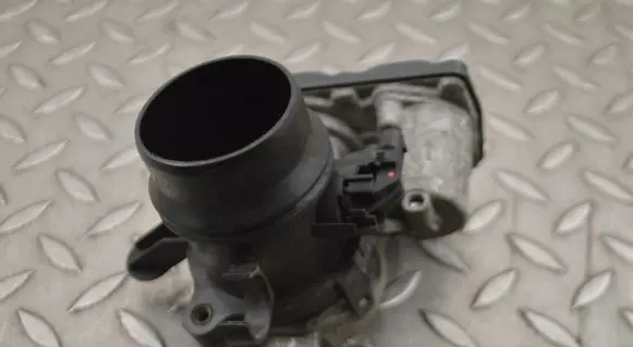 BMW 5 F10 F11 Throttle valve 7810752