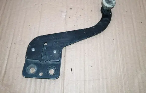 Volkswagen Transporter - Caravelle T5 Sliding door upper roller guide/hinge 7H0843436E