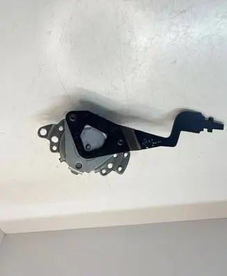 Volkswagen Touran I Seat adjustment assembly 8313993K