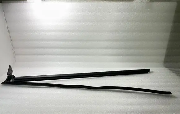 Mercedes-Benz CLK A209 C209 Rubber seal front coupe door window A2097200424 S5224823