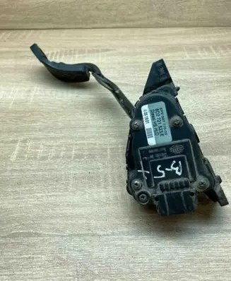 Audi A6 S6 C5 4B Accelerator throttle pedal 8D2721523E 6PV007770