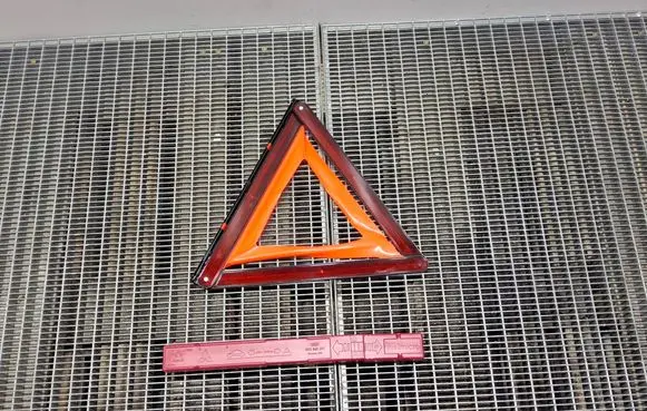 Audi A4 S4 B8 8K Emergency warning sign 8K0860251