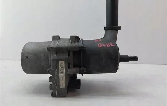 Citroen C4 I Power steering pump 9657613580