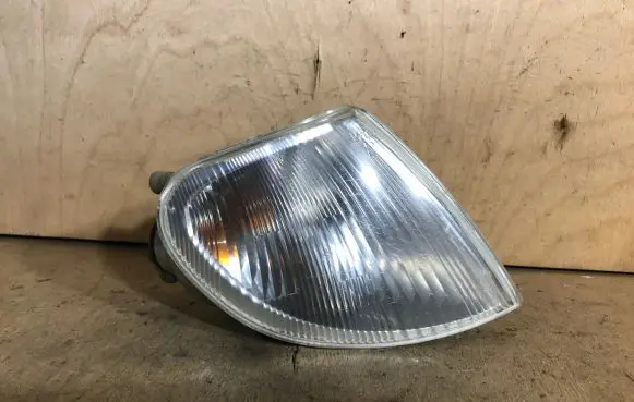 Peugeot Partner Front indicator light 67732890 VALEO