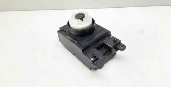 Head unit multimedia control