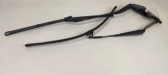 Mercedes-Benz E W212 Front wiper blade arm 3392125703