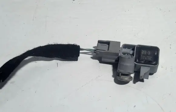 Renault Megane III Airbag deployment crash/impact sensor 988310002R 190910 045802190910