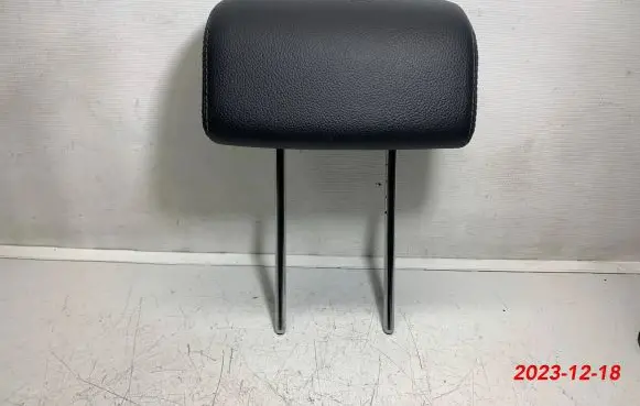 Mercedes-Benz GL X164 Rear seat headrest 