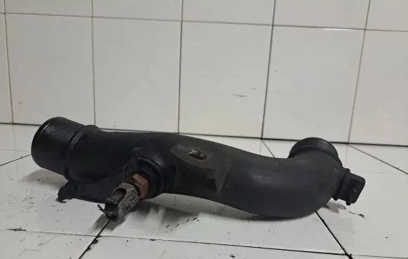 Toyota Avensis T250 Intercooler hose/pipe 173620R011