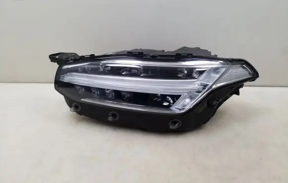Volvo XC90 Headlight/headlamp 32228296