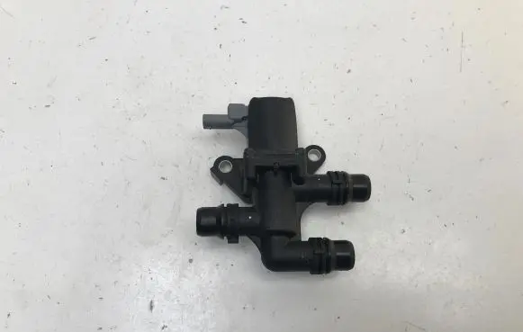 Opel Mokka B Water pump 9829266280